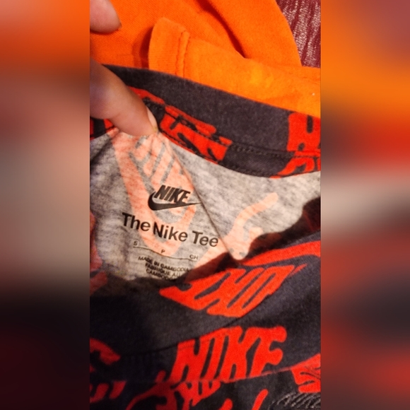 Mens Adult Small Nike Tee - Picture 2 of 3